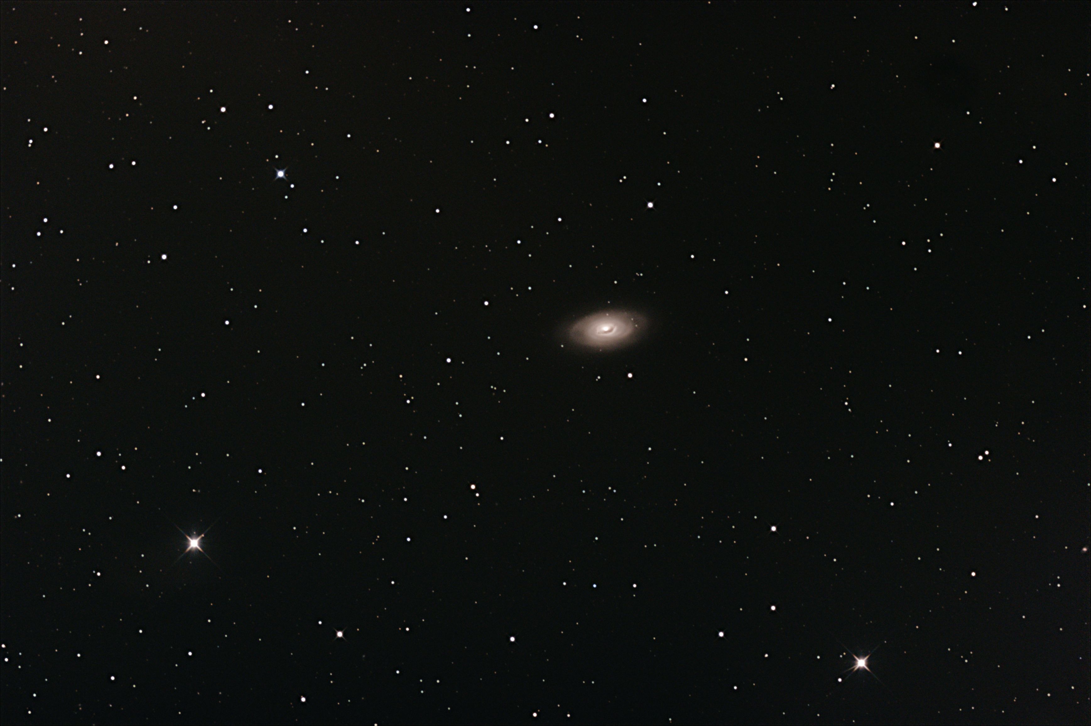 M64 spirální galaxie zv.černooká,v souhv.Vlasy Bereniky /Com/.20.4.2018